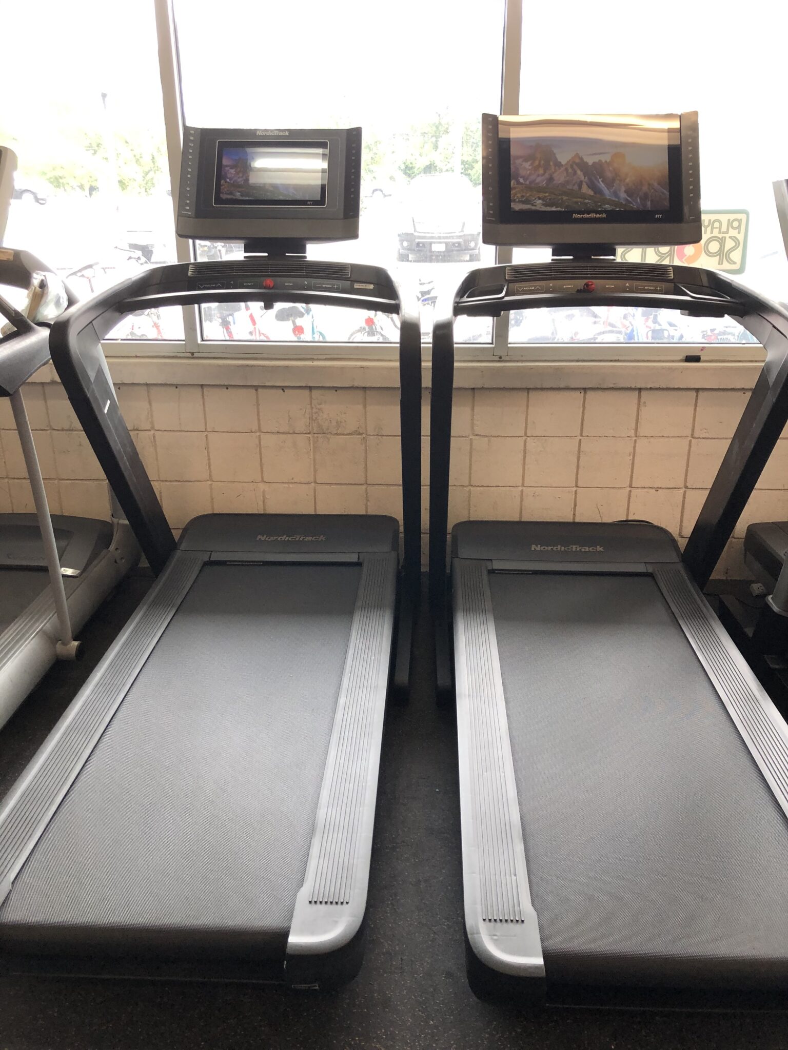 comparing-the-nordictrack-1750-vs-2450-treadmills-2024-review