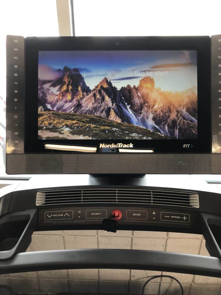 NordicTrack Commercial 2450 Screen